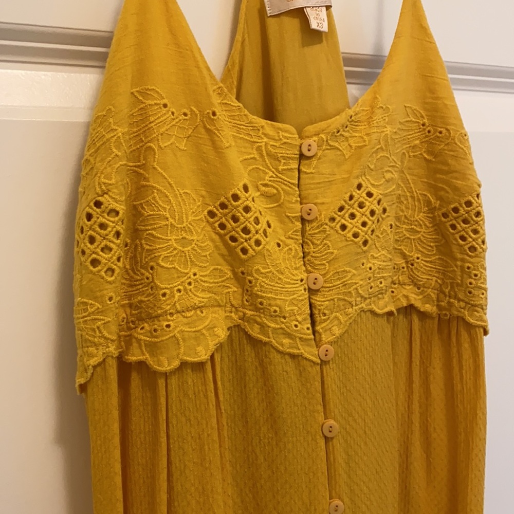 Mustard yellow tank with lovely details!